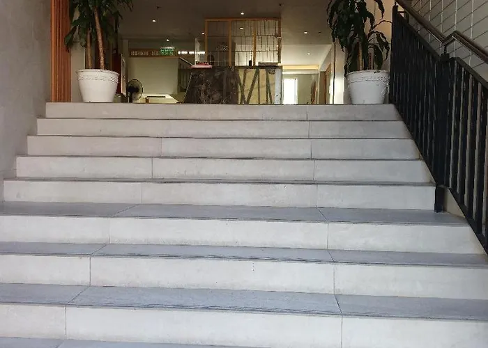 Eldenz Home 2Br Fully Furnished With Free Wi-Fi And Gym Apartment